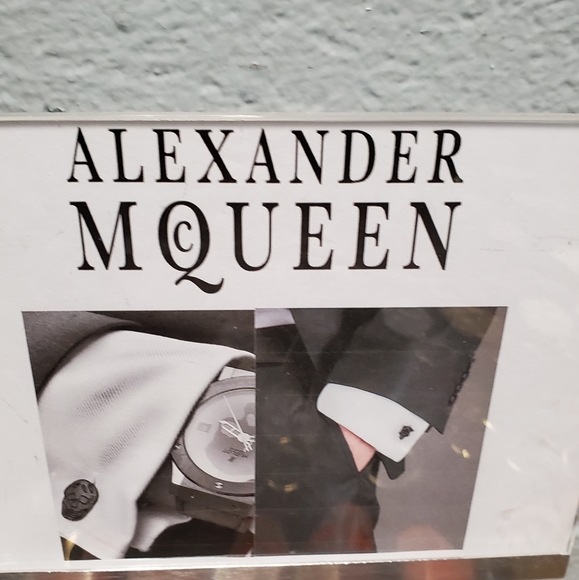 ALEXANDER MCQUEEN - Picture 2 of 10